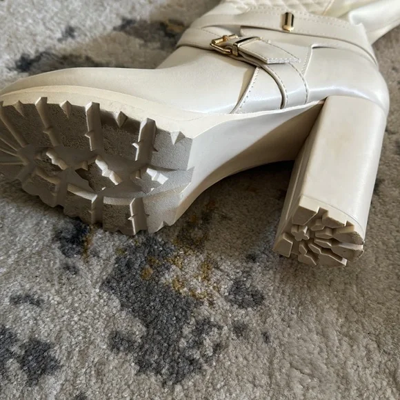 Quilted boots size 10 - Picture 3 of 6